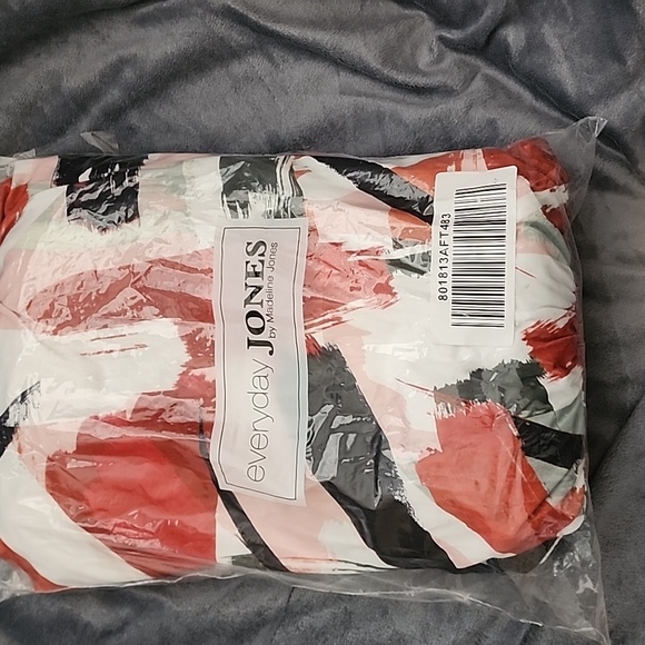 Everyday Jones by Madeline Jones large pants jumpsuit large spice/fire print - Picture 7 of 9